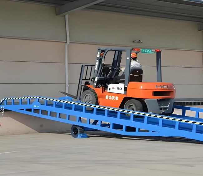 玉溪移动式卸货平台（叉车用）